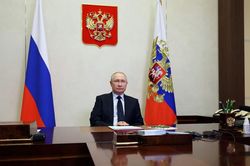 Ông Putin sẵn sàng đối thoại với thủ tướng Đức, lính Ukraine đến Anh học lái xe tăng