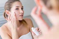 Bỏ kem chống nắng trong mùa đông: Sai lầm lớn của chị em