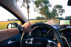 Những vật dụng cần thiết chắc chắn phải có trên xe ô tô khi du xuân đường dài