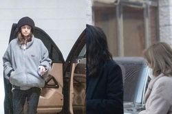 Dispatch tiết lộ Song Joong Ki và vợ sống trong căn hộ gần 400 tỷ, tung ảnh Katy sắm đồ em bé