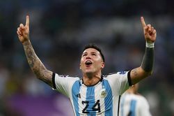 Chelsea ra giá kỷ lục mua Enzo Fernandez