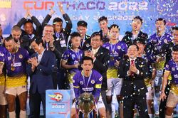Hà Nội FC và lời thách thức của nhà vô địch