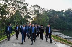 Chủ tịch Quốc hội Vương Đình Huệ thăm Khu di tích quốc gia đặc biệt Tân Trào