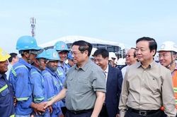 Thủ tướng Phạm Minh Chính thị sát công trường Dự án cầu Mỹ Thuận 2
