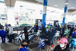 Giá xăng tăng gần 1.000 đồng mỗi lít từ tối nay (30/1)