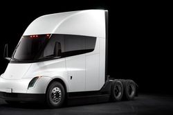 Tesla bàn giao lô xe tải điện đầu tiên