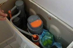 Tin nổi không? Chỉ chanh tươi và 1 khẩu trang y tế, làm theo cách sau bạn không phải tốn tiền mua hóa chất xả bồn cầu nữa, toilet lúc nào cũng sạch sẽ, thơm tho