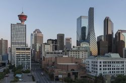 Tòa tháp có thiết kế uốn lượn tại Canada