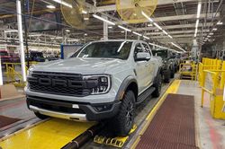 Hé lộ hình ảnh Ford Ranger Raptor 2024 tại Mỹ