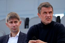Milan đã sai lầm khi tin tưởng vào Maldini?