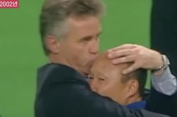 HLV Hiddink dạy HLV Park Hang-seo 'thả thính', 'mập mờ' với cầu thủ