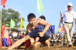 Sôi nổi Hội vật làng Sình ở Huế