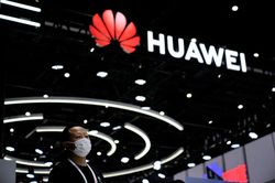 Mỹ mở rộng lệnh cấm vận đối với Huawei
