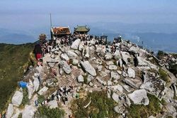 Yên Tử thưa vắng khách ngày khai hội
