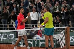 Djokovic 10 lần bá chủ Australian Open, tiến tới 'sân chơi' của Nadal