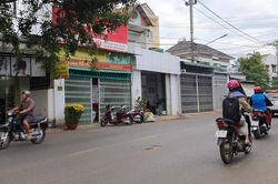 Người đàn ông mang xăng đốt vợ cũ