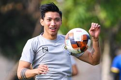 Đoàn Văn Hậu xúc động chia tay Hà Nội FC