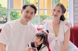 Bố mẹ hợp tác ăn khớp, nhóc tỳ nhà Đông Nhi có 'màn phá game' lại chỉ tập trung công cuộc ăn uống