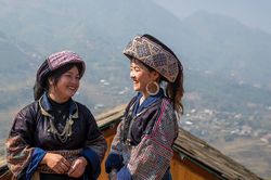 Ngày hội văn hóa bản Mông hấp dẫn người dân và du khách