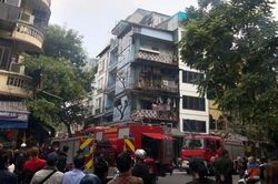 Nhanh chóng khống chế, dập tắt đám cháy nhà dân tại phố cổ