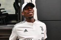 Juventus khó chịu với Pogba