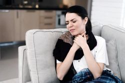Biện pháp giảm ho, trị viêm phế quản tại nhà