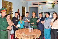 Tình nguyện viết đơn nhập ngũ