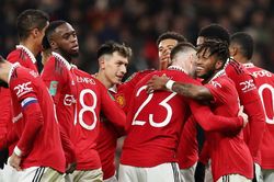 Tin nóng bóng đá sáng 2/2: MU hẹn Newcastle ở chung kết Cúp Liên đoàn