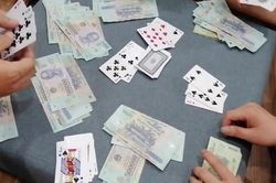 Khởi tố các đối tượng đánh bạc tại trụ sở Chi cục Dự trữ Nhà nước