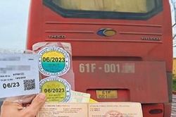 Ô tô khách nghi dùng tem kiểm định giả trên cao tốc Đà Nẵng – Quảng Ngãi
