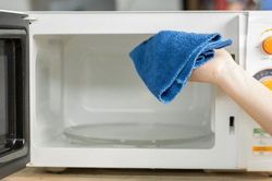 Chuyên gia chỉ ra thời hạn cho một chiếc lò vi sóng và cách bảo dưỡng một số thiết bị nhà bếp được bền lâu hơn