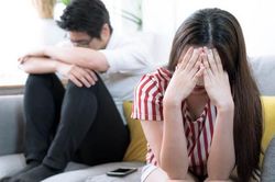 Vợ chồng cãi vã, dù tức giận đến mấy cũng không được nói ra 4 câu gây tổn hại