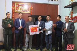 Lang Chánh: Thăm, tặng quà gia đình tân binh có hoàn cảnh khó khăn chuẩn bị lên đường nhập ngũ