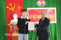 Yên Mô chú trọng kết nạp Đảng trong thanh niên nhập ngũ