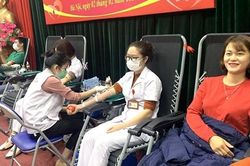 Gần 150 y, bác sĩ Bệnh viện Y học cổ truyền Bộ Công an tham gia hiến máu