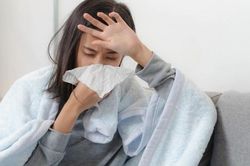 Ho dai dẳng một tháng phát hiện ung thư phổi, chuyên gia gợi ý cách phòng ngừa
