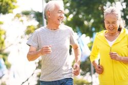 Tuổi trung niên cần làm gì để sống khỏe?