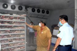 Tiêu hủy gần 24 tấn thực phẩm không rõ nguồn gốc tại Đồng Nai