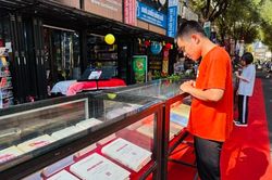 Trưng bày gần 100 ấn phẩm kỷ niệm 93 năm thành lập Đảng Cộng sản Việt Nam