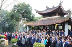 Dâng hương tưởng niệm Đại danh y Hải Thượng Lãn Ông Lê Hữu Trác