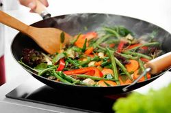 6 sai lầm nguy hiểm khi vào bếp mà 90% người Việt đang mắc phải biến đồ ăn thành thuốc độc