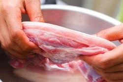 Mách bạn cách đơn giản mà cực kì hiệu quả giúp loại bỏ mọi độc tố trong thịt, tăng hương vị bữa cơm
