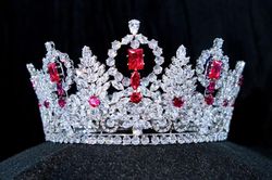 Phản ứng của dân tình trước vương miện Miss Charm Vietnam của Thanh Thanh Huyền: Vừa sáng vừa sang