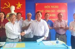 Công đoàn cơ sở Khối vận Thành ủy Châu Đốc phát động, ký kết giao ước thi đua năm 2023