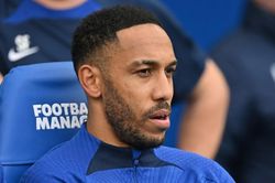 Tin nóng bóng đá sáng 4/2: Chelsea gạch tên Aubameyang khỏi Champions League
