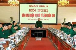 Bàn giao nhiệm vụ Phó Tư lệnh Quân khu 3