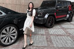 Minh Nhựa chưa nhận siêu xe 143 tỷ, con gái đã tậu Mini Cooper