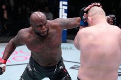 UFC FN 218: 'Vua knock-out' Derrick Lewis lại thua, võ sĩ Indonesia lỡ cơ hội tạo ra lịch sử