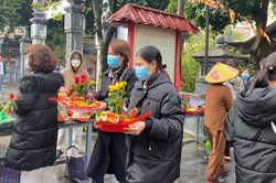 Rằm tháng Giêng nhiều bạn trẻ đi lễ chùa Hà cầu duyên