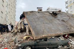 Ít nhất đã có 200 người thiệt mạng do động đất ở Thổ Nhĩ Kỳ và Syria